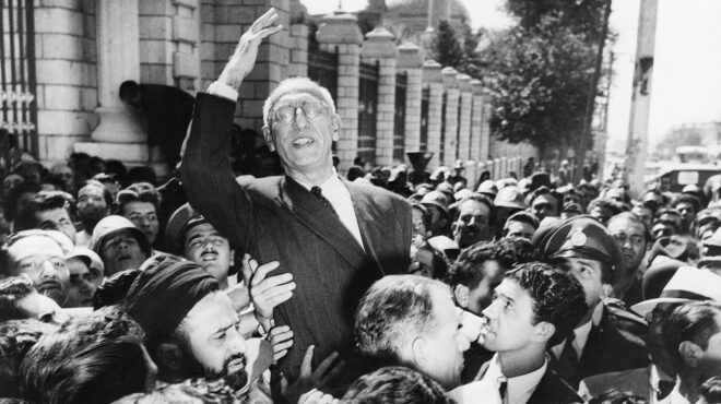 σαν-σήμερα-19-αυγούστου-1953-cia-και-mi6-ανατρέπ-563176327