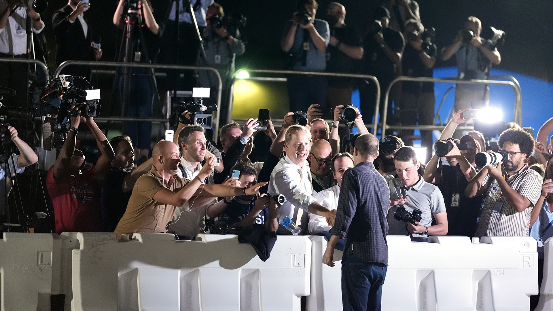 ΗΠΑ: Μπάιντεν και Χάρις υποδέχθηκαν τον Γκέρσκοβιτς μετά την ιστορική συμφωνία ανταλλαγής κρατουμένων-1