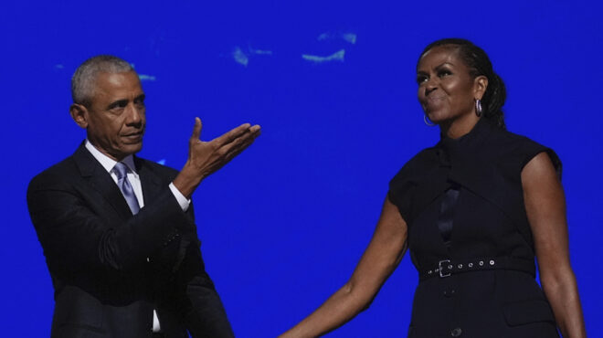 οι-ομπάμα-στο-πλευρό-της-χάρις-yes-she-can-563181565