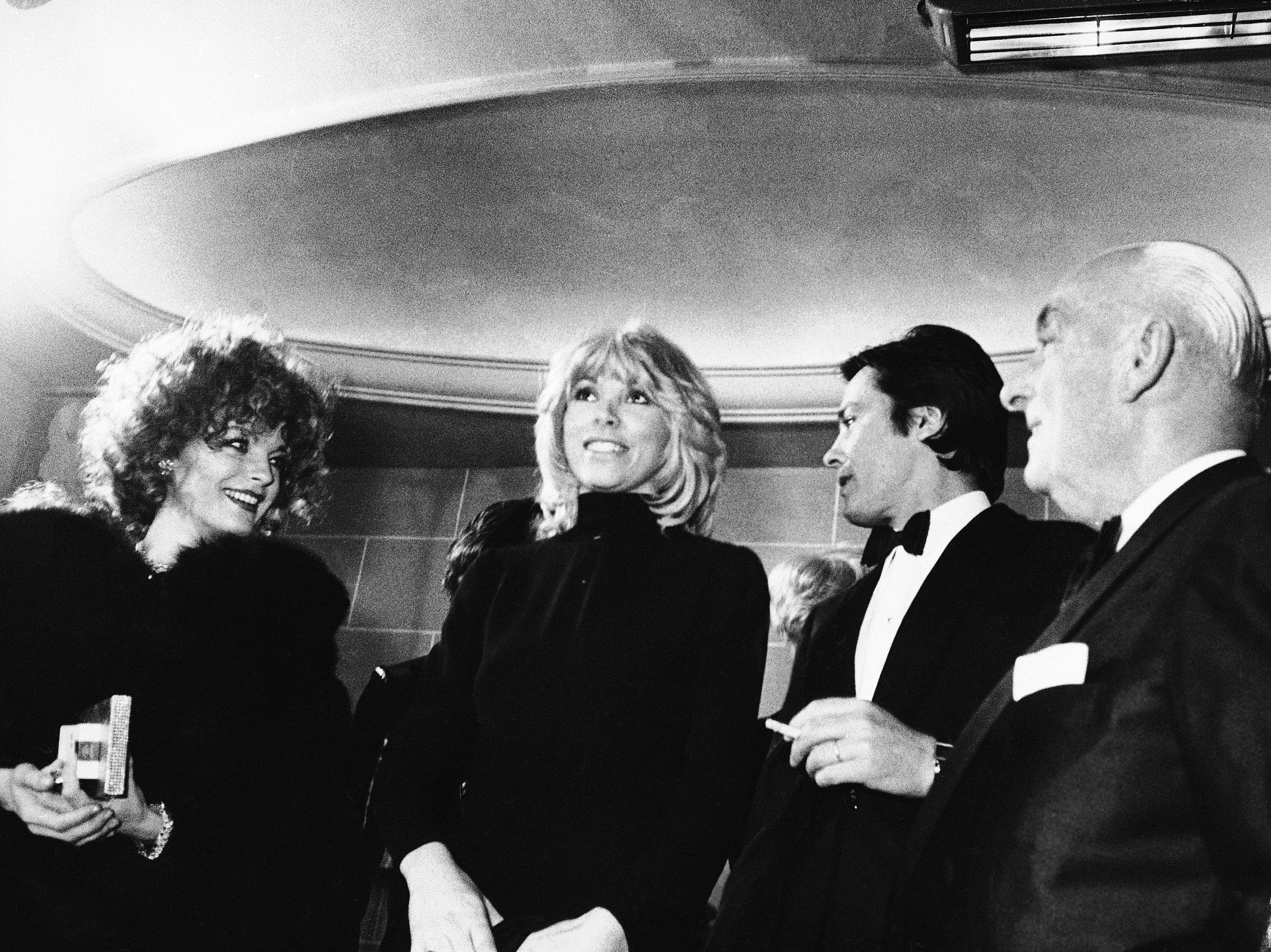 Αλέν Ντελόν: Οι γυναίκες που αγάπησε – και εγκατέλειψε-4