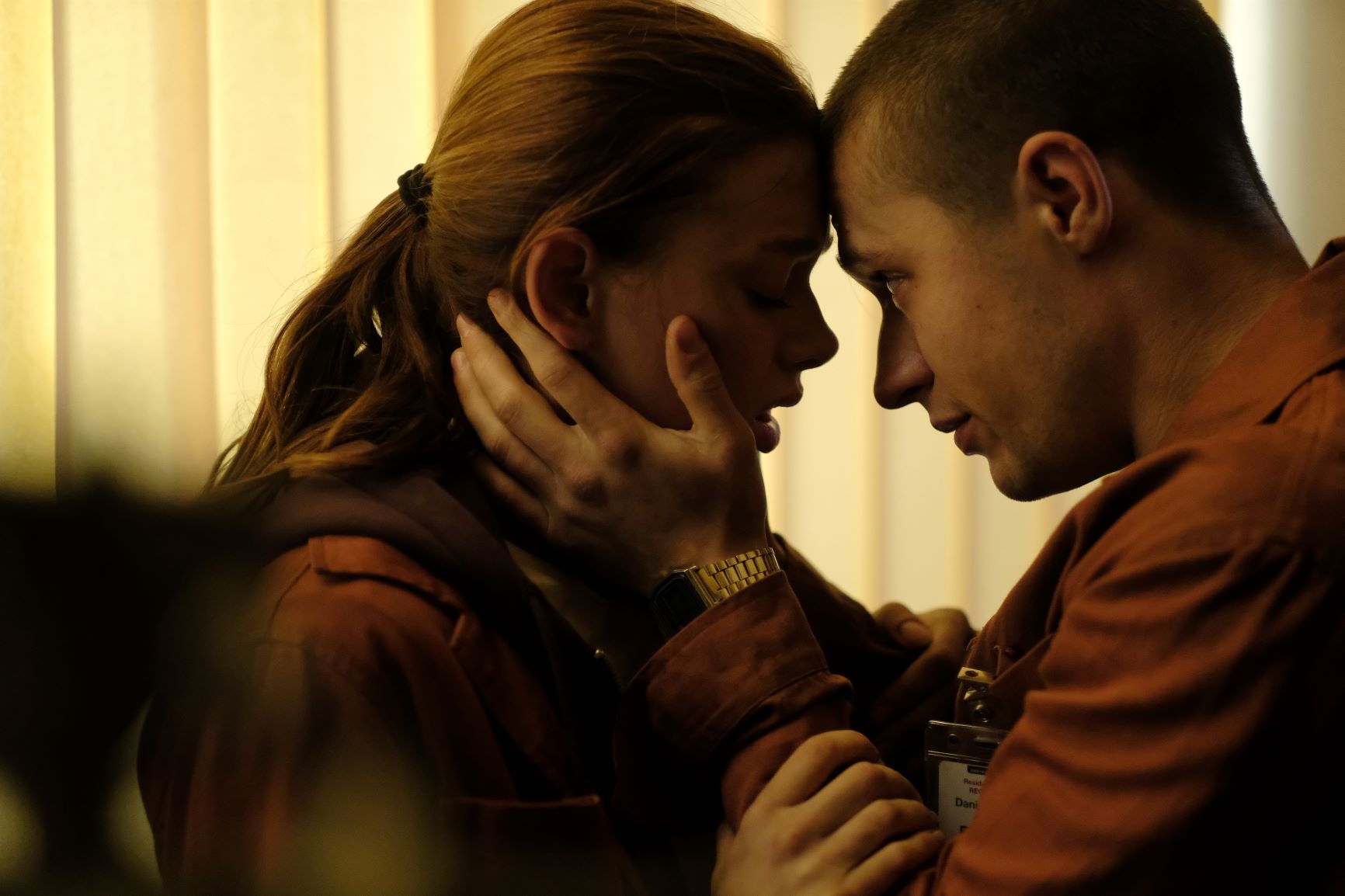 Στην COSMOTE TV το νέο αστυνομικό θρίλερ του BBC «The Jetty»-1