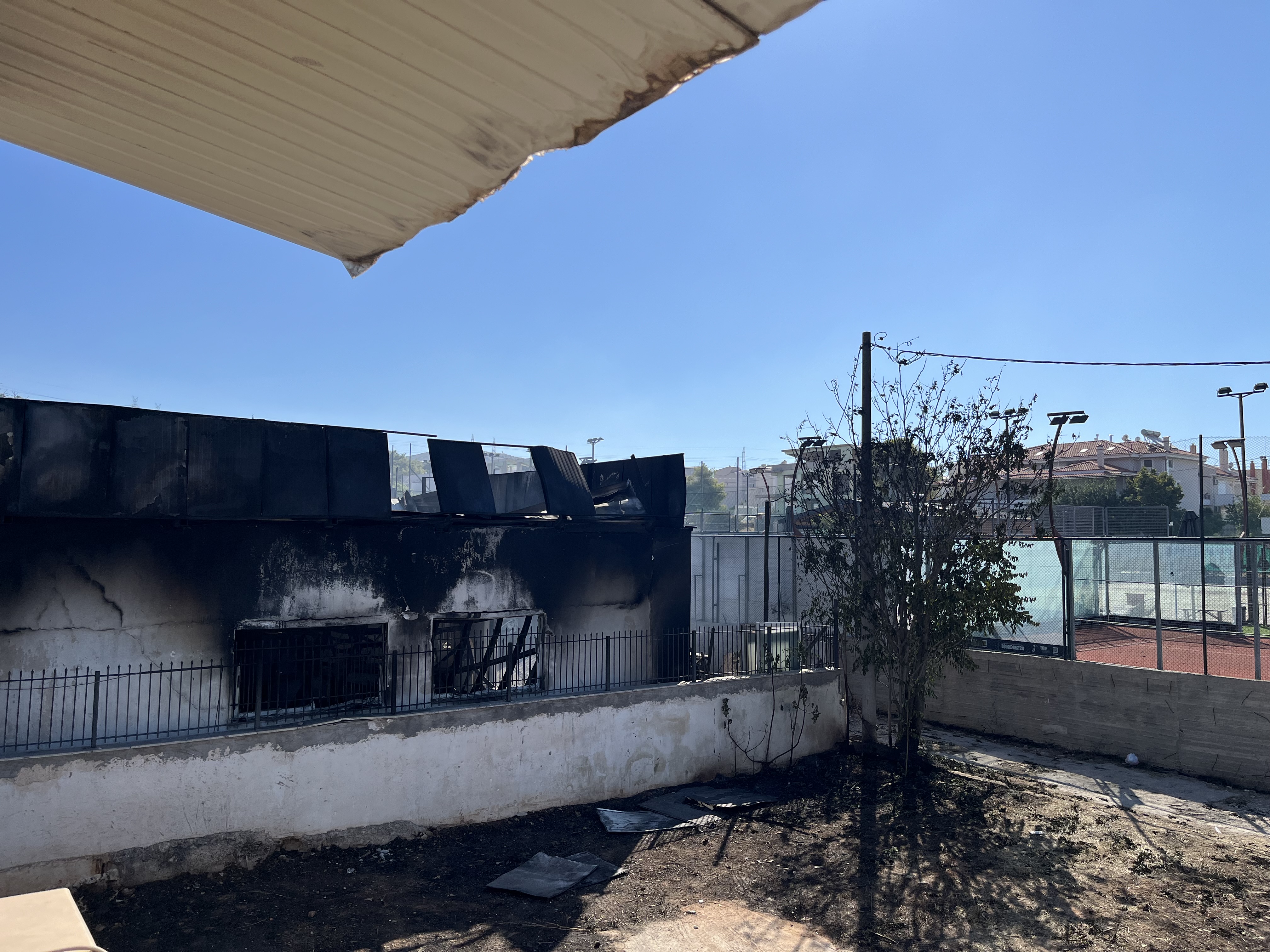 Φωτιά στην Αττική: Καιγόταν το σπίτι μου και εγώ έσβηνα αλλού-4