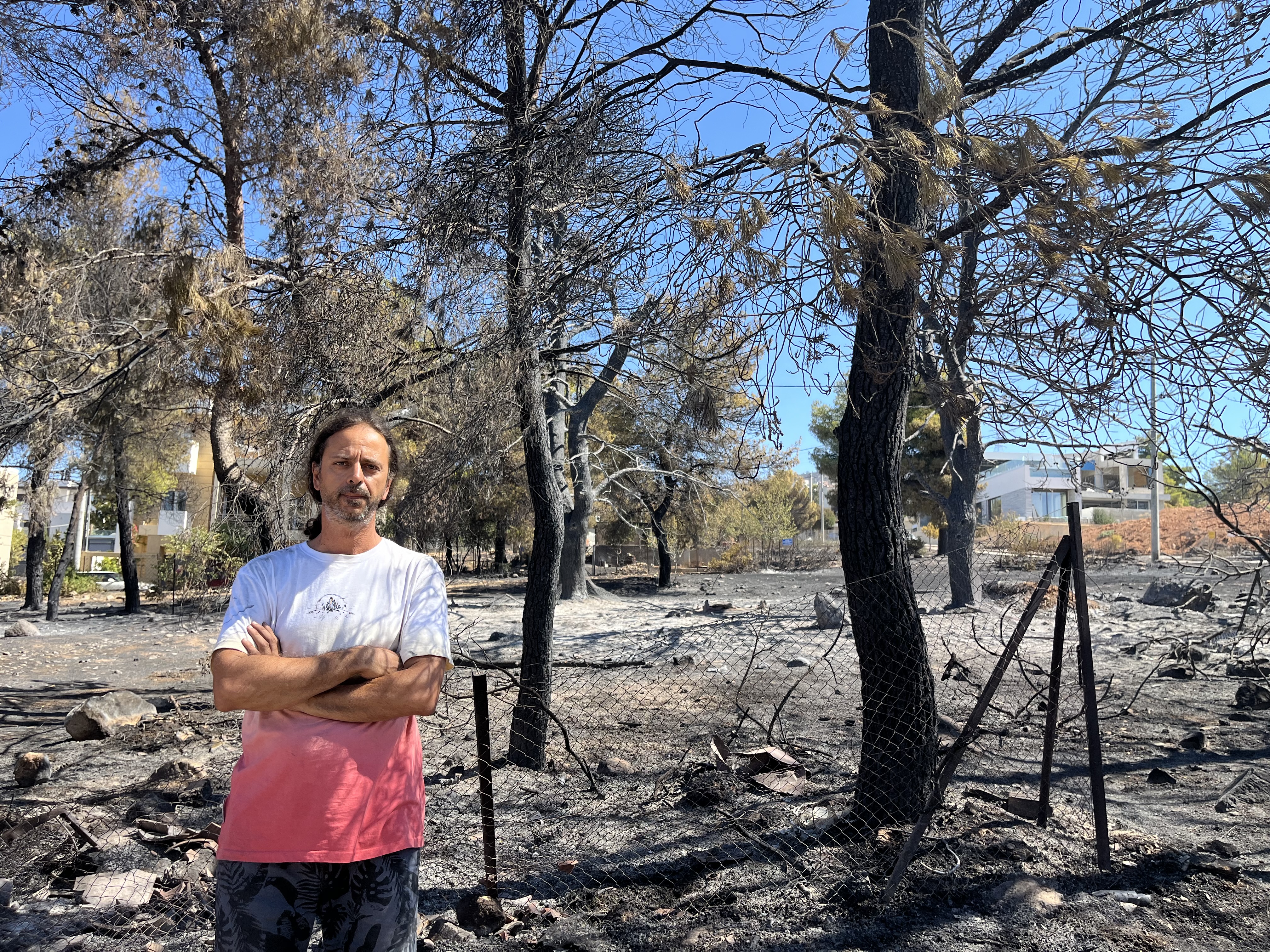 Φωτιά στην Αττική: Καιγόταν το σπίτι μου και εγώ έσβηνα αλλού-9