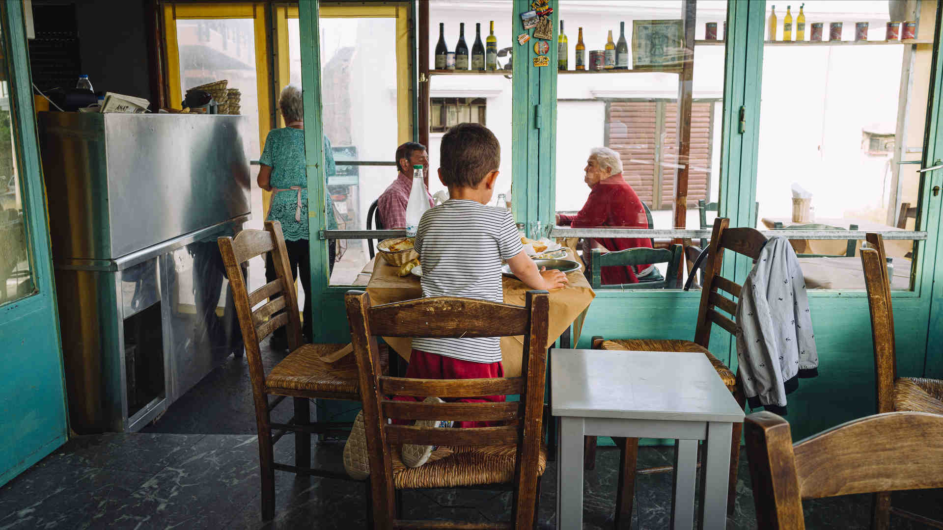 Ο γύρος της Κρήτης σε 20 καφενέδες-7