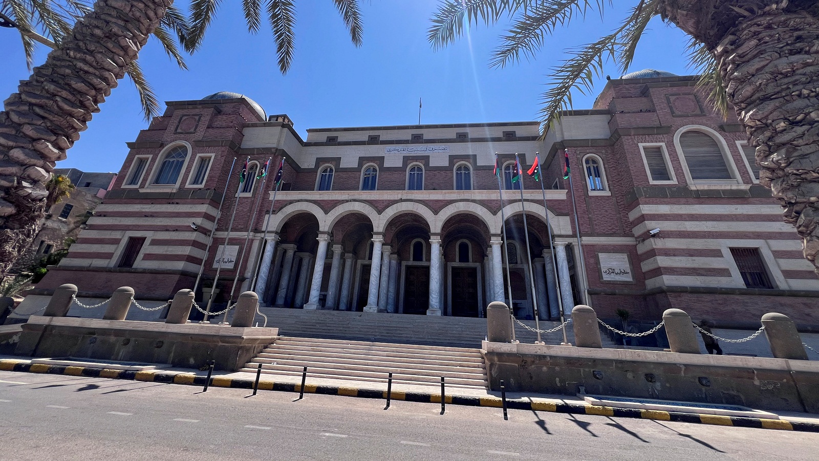 Λιβύη: Διαφυγή των κεντρικών τραπεζιτών υπό την απειλή των όπλων-1