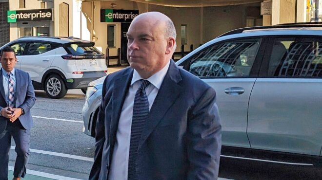 σικελία-ο-μεγιστάνας-της-τεχνολογίας-mi-563178961