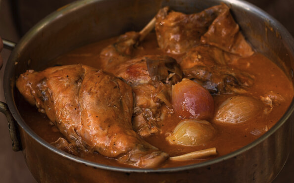 κουνέλι-στιφάδο-από-τη-φολέγανδρο-563168551