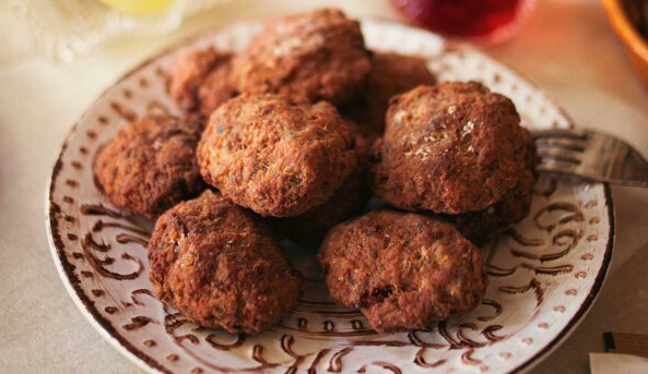 κεφτεδάκια-στο-τηγάνι-563182039
