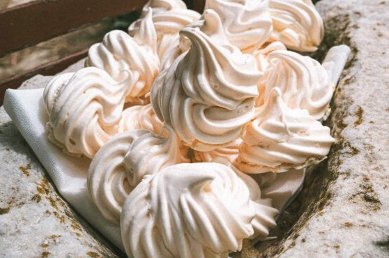 τηνιακοί-μπεζέδες-563198209