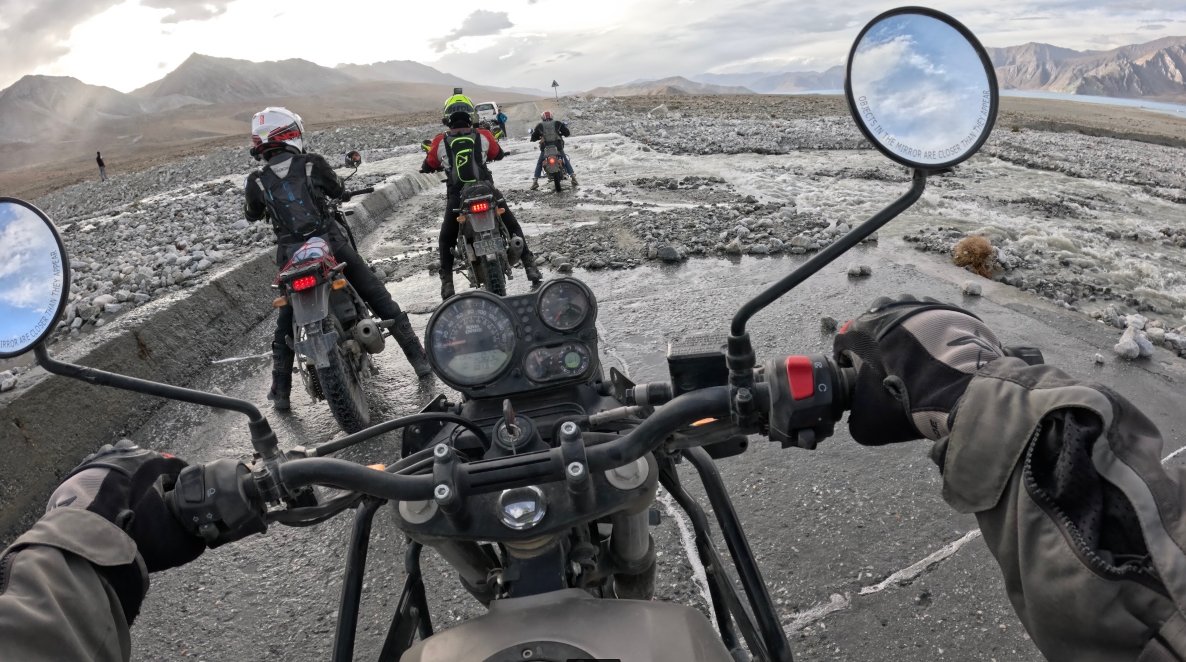 Με μοτοσικλέτα στα 19.024 πόδια-1