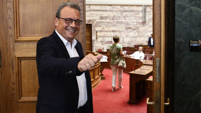 το-τρίγωνο-του-κλειστού-συριζα-563197831