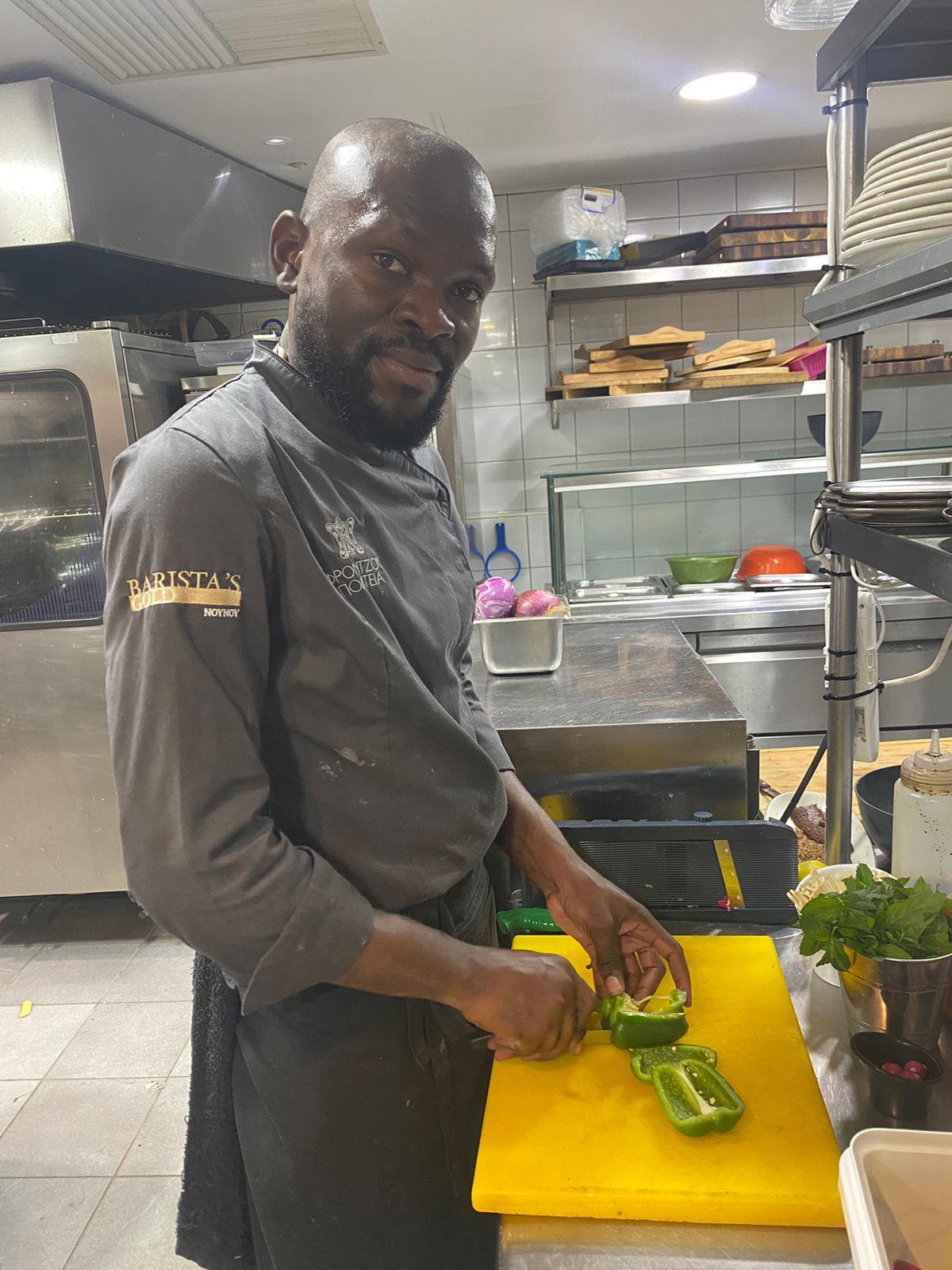 Ο Μουάνγκα μαγειρεύει στα Γιάννενα-2