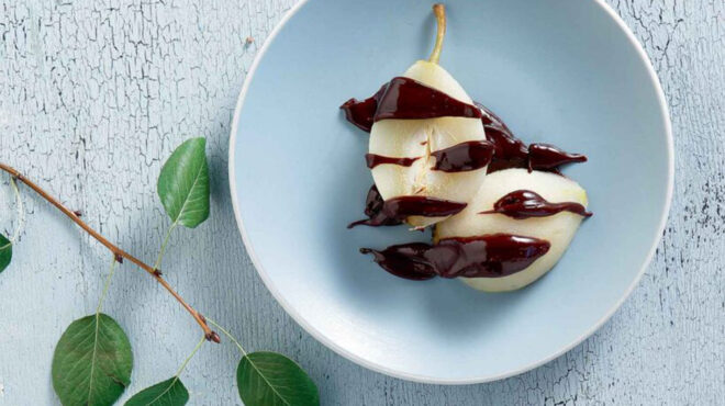 αχλάδια-βρασμένα-σε-μοσχάτο-λήμνου-με-563171782