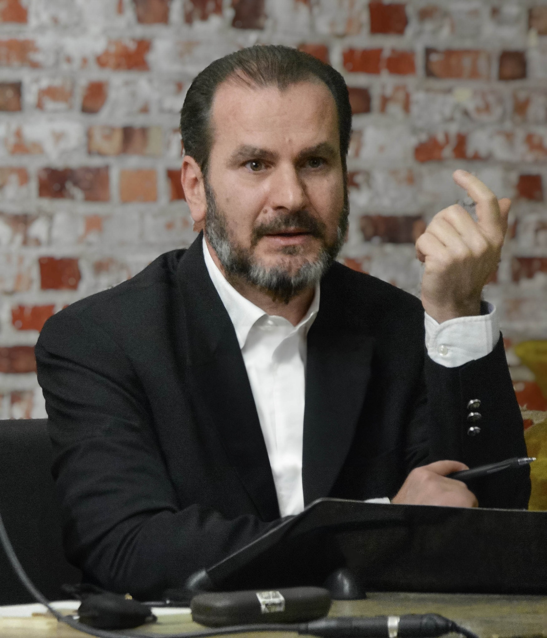 «Η αλήθεια δεν πουλάει»-2