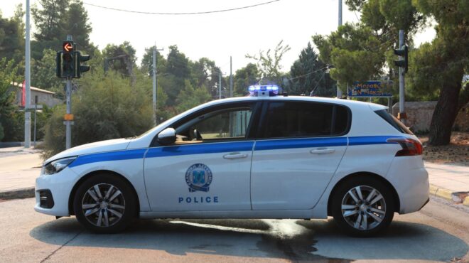 απεγκλωβισμός-ηλικιωμένης-από-αστυν-563169664