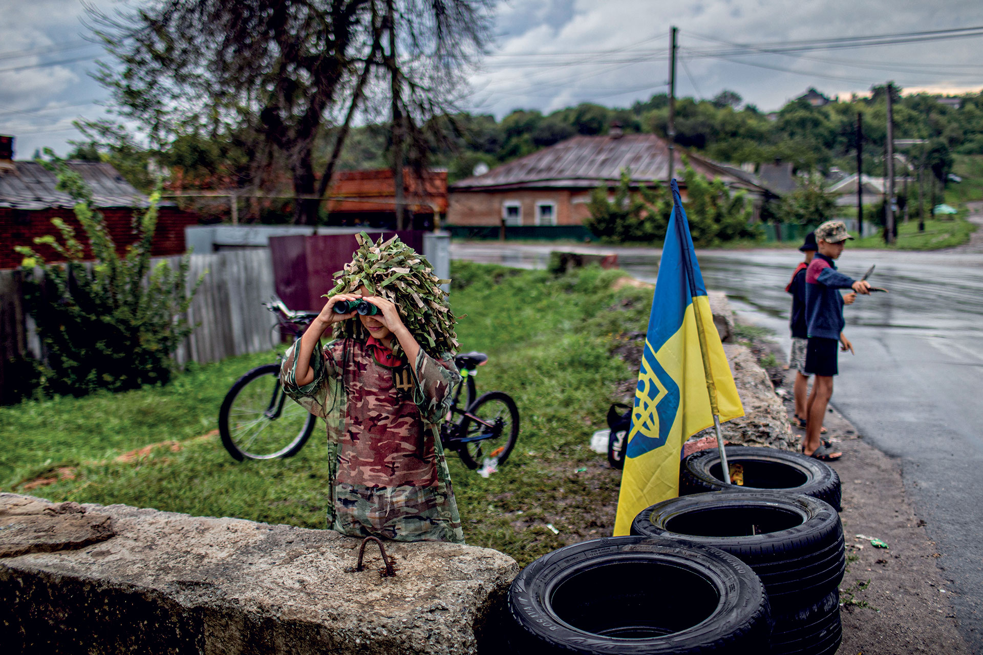 Πώς οι κατασκηνώσεις της Ουκρανίας ετοιμάζουν τους νέους για τον πόλεμο-7