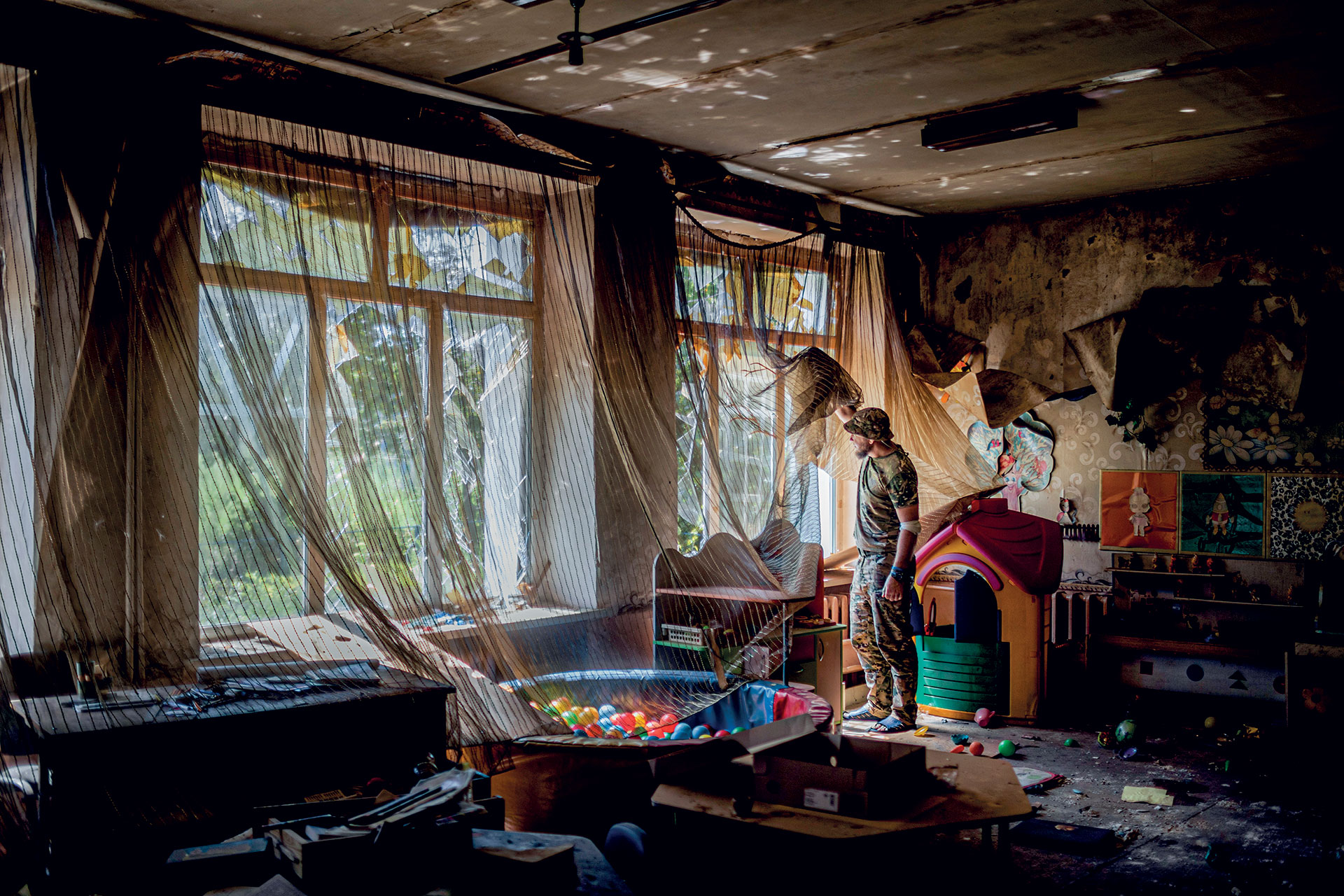 Πώς οι κατασκηνώσεις της Ουκρανίας ετοιμάζουν τους νέους για τον πόλεμο-8