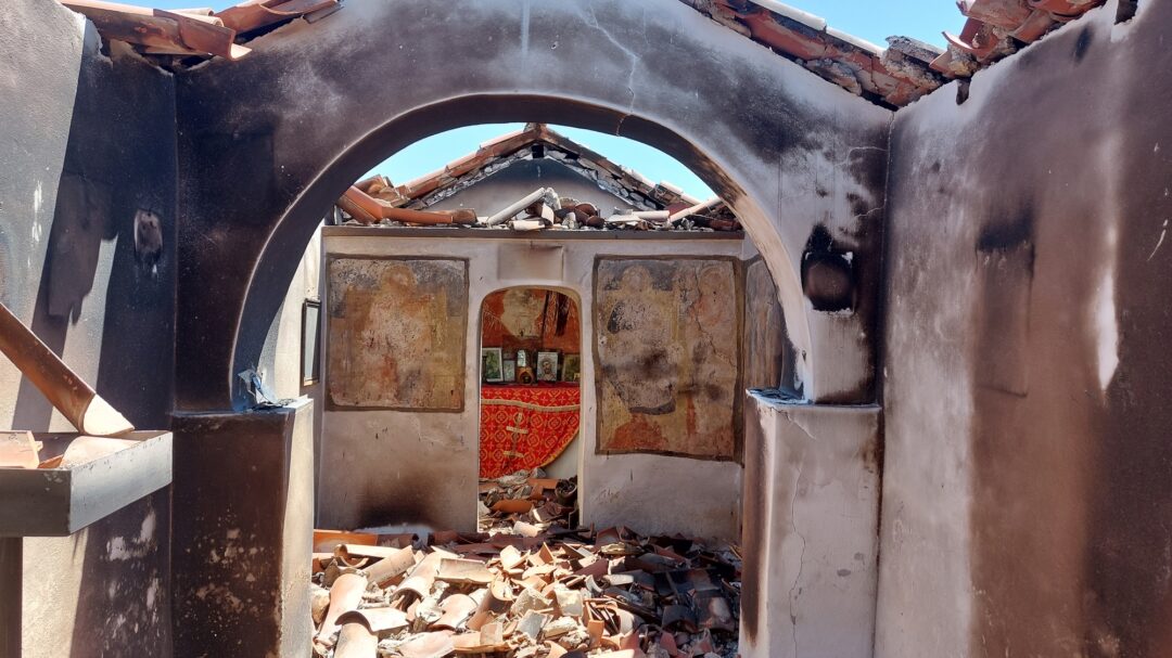 φθορές-από-τη-φωτιά-στον-ναό-του-αγίου-α-563181265