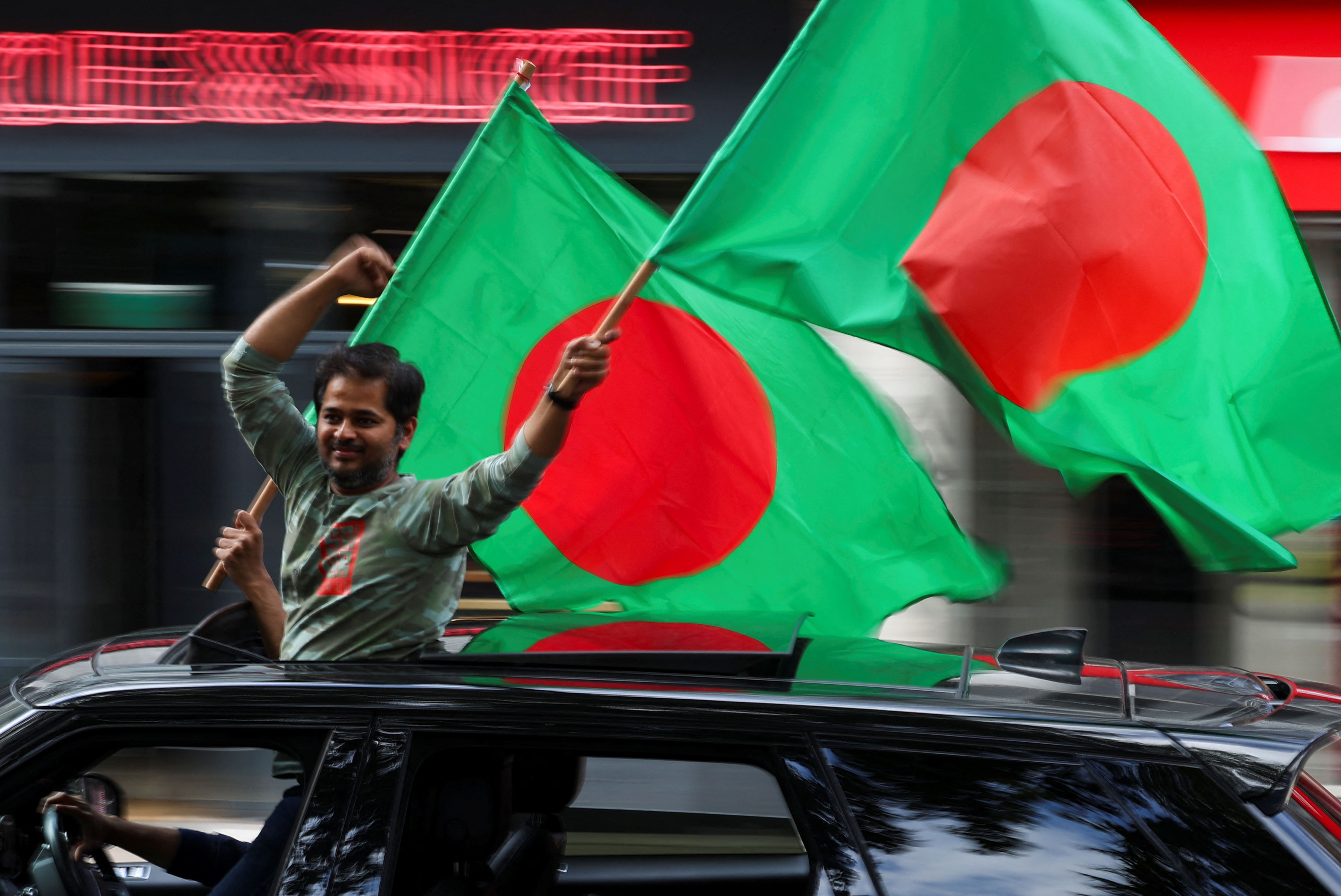 Μπανγκλαντές – Παραίτηση πρωθυπουργού: Οι διαδηλωτές δηλώνουν ότι δεν θα αποδεχτούν στρατιωτικό έλεγχο-1