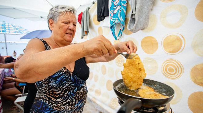 πόλεμος-για-τα-καλοκαιρινά-πικνίκ-σ-563195062