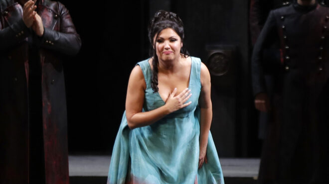 η-νετρέμπκο-ετοιμάζει-βαλίτσες-για-αμ-563156290