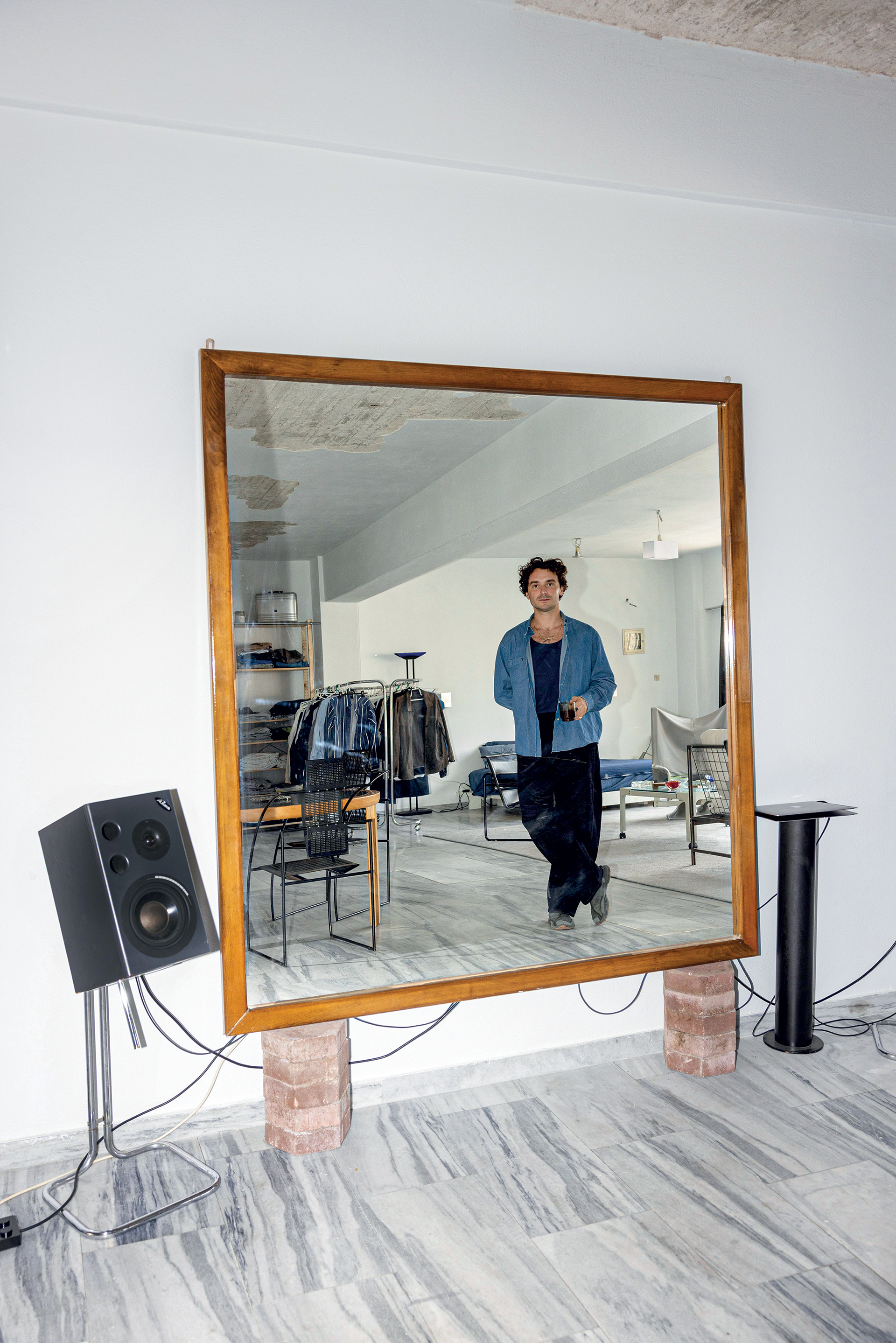 Ενα λοφτ-ωδή στο χάος της Αθήνας-6