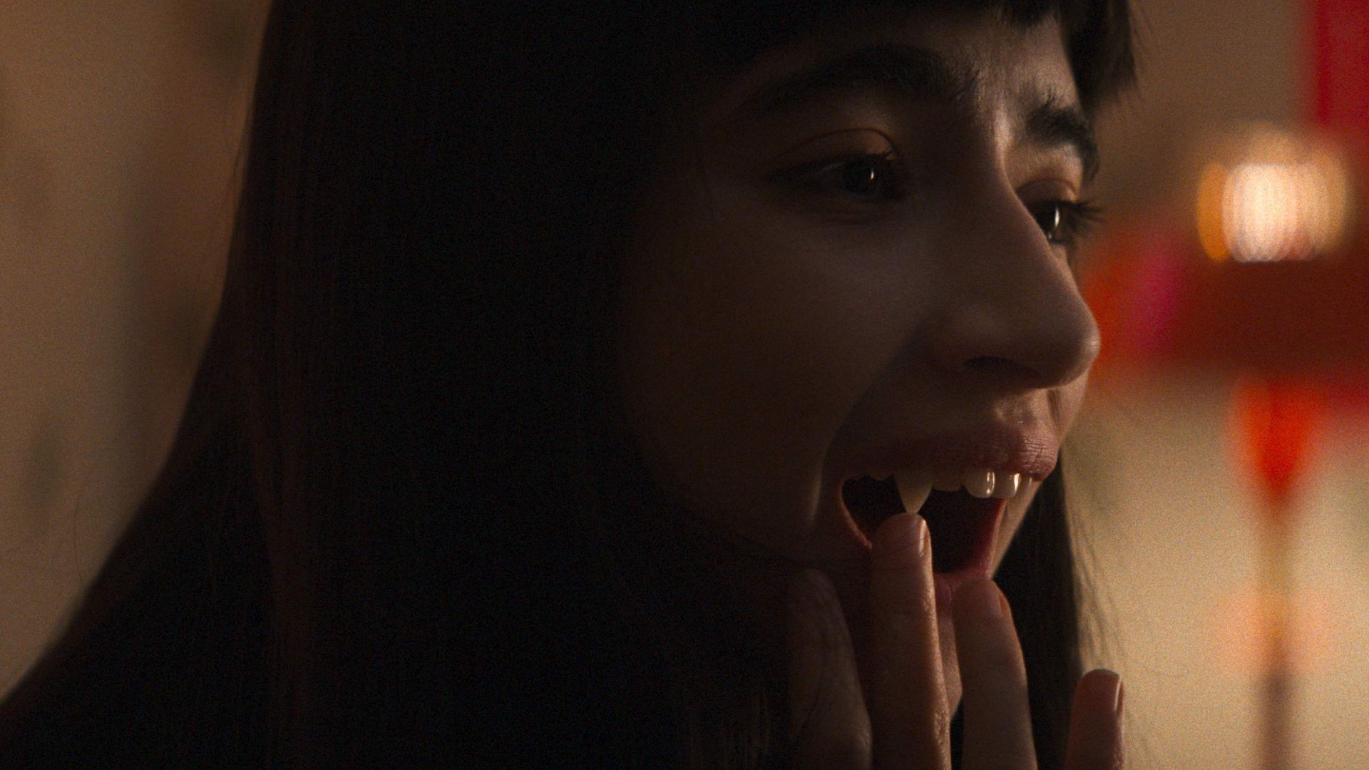 HOME CINEMA: Μια κακιά μαϊμού και ένα φιλεύσπλαχνο βαμπίρ-1