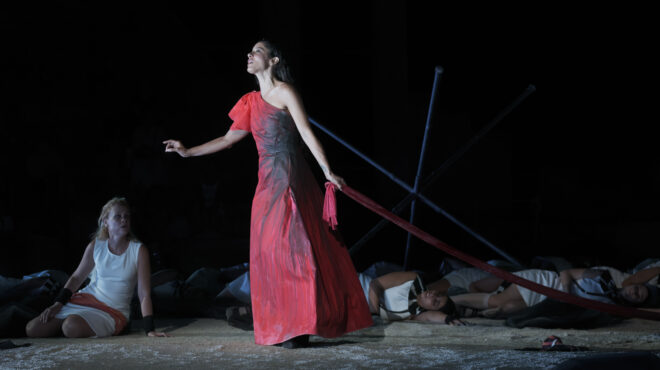 οι-ικέτιδες-με-τονωτικές-ενέσεις-απ-563189326