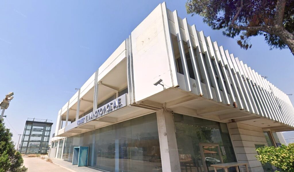 Στο σφυρί τα απομεινάρια μιας χρυσής εποχής-2