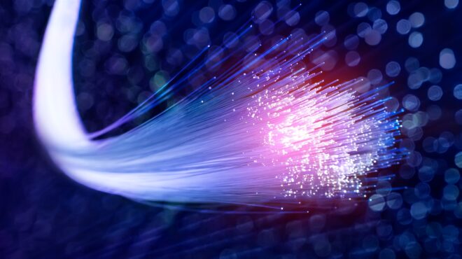 νέο-υποθαλάσσιο-καλώδιο-οπτικής-ίνας-563182981