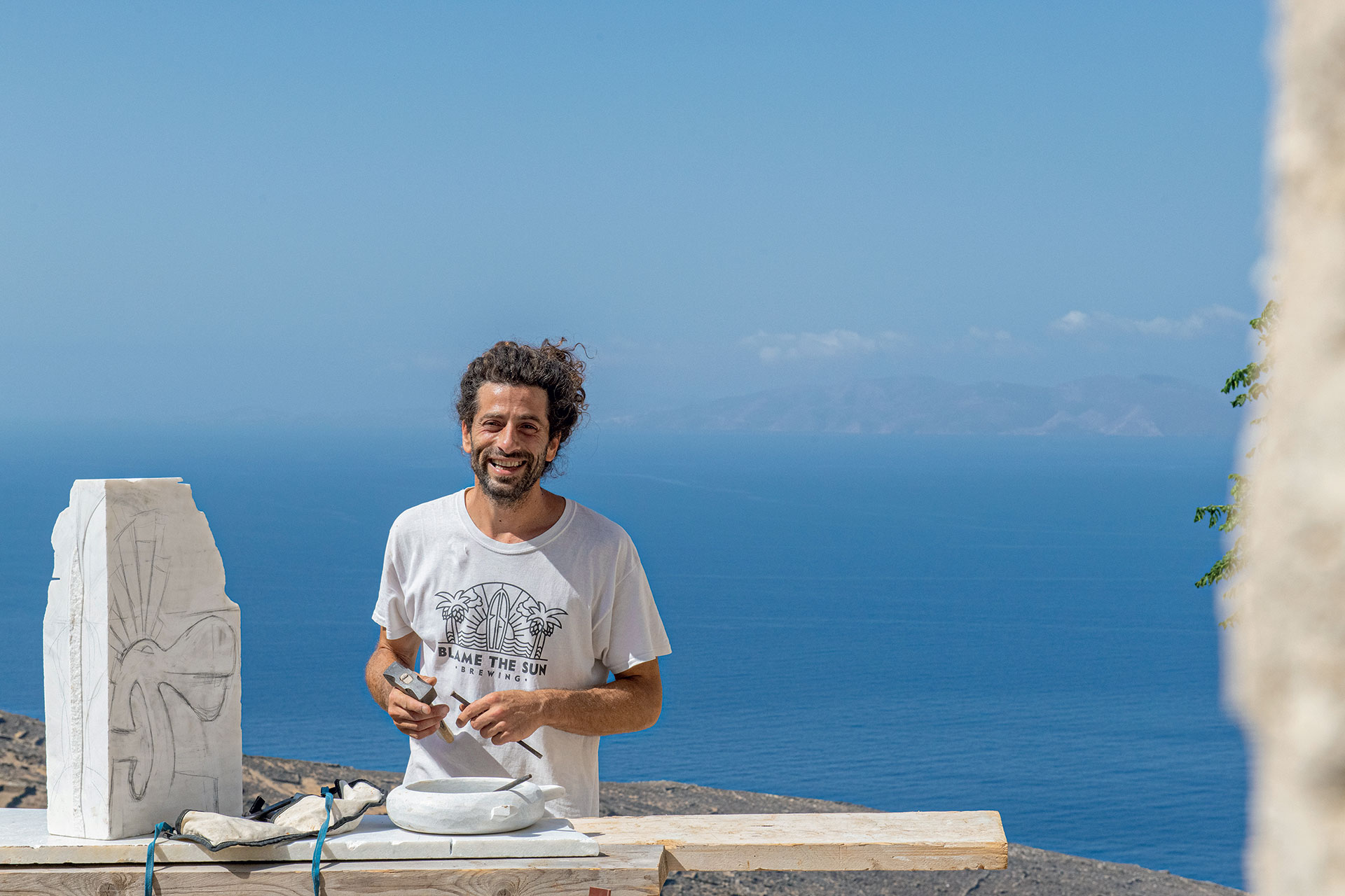 Πώς οι νέοι νησιώτες κρατούν ζωντανή την ελληνική παράδοση-16