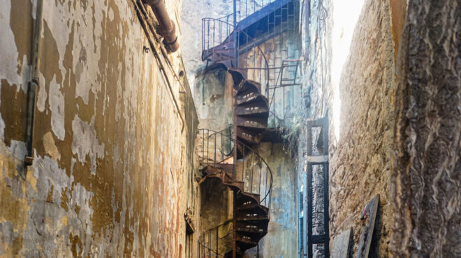 τα-μυστικά-περάσματα-της-πόλης-563187733