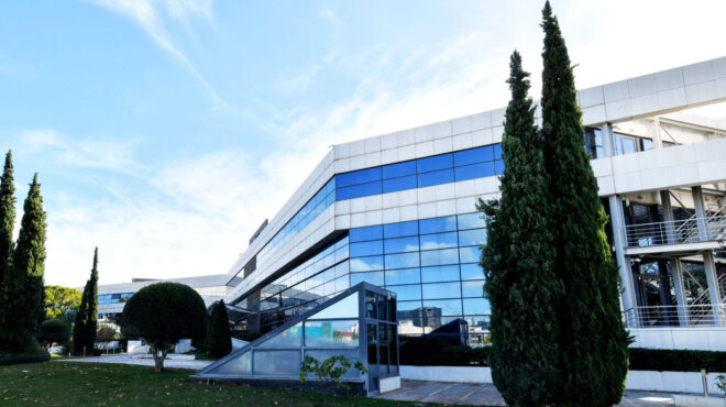 στο-σφυρί-τα-απομεινάρια-μιας-χρυσής-ε-563165929