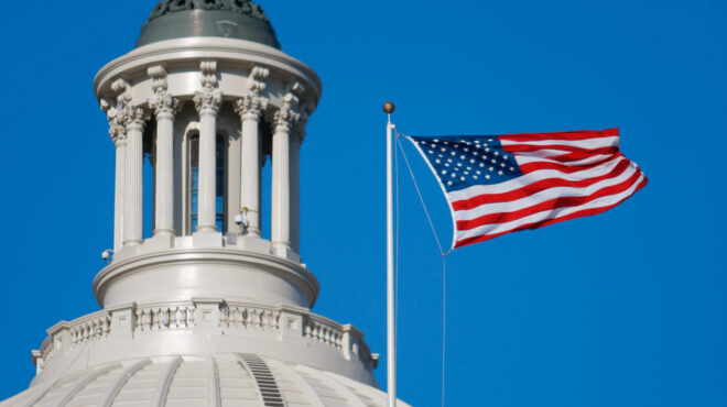 σύννεφα-στην-αμερικανική-οικονομί-563193337