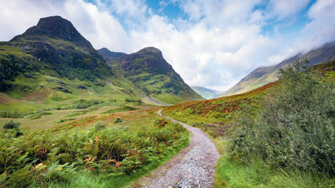 τα-άπειρα-στοιχειά-του-κάστρου-του-γκλ-563195917