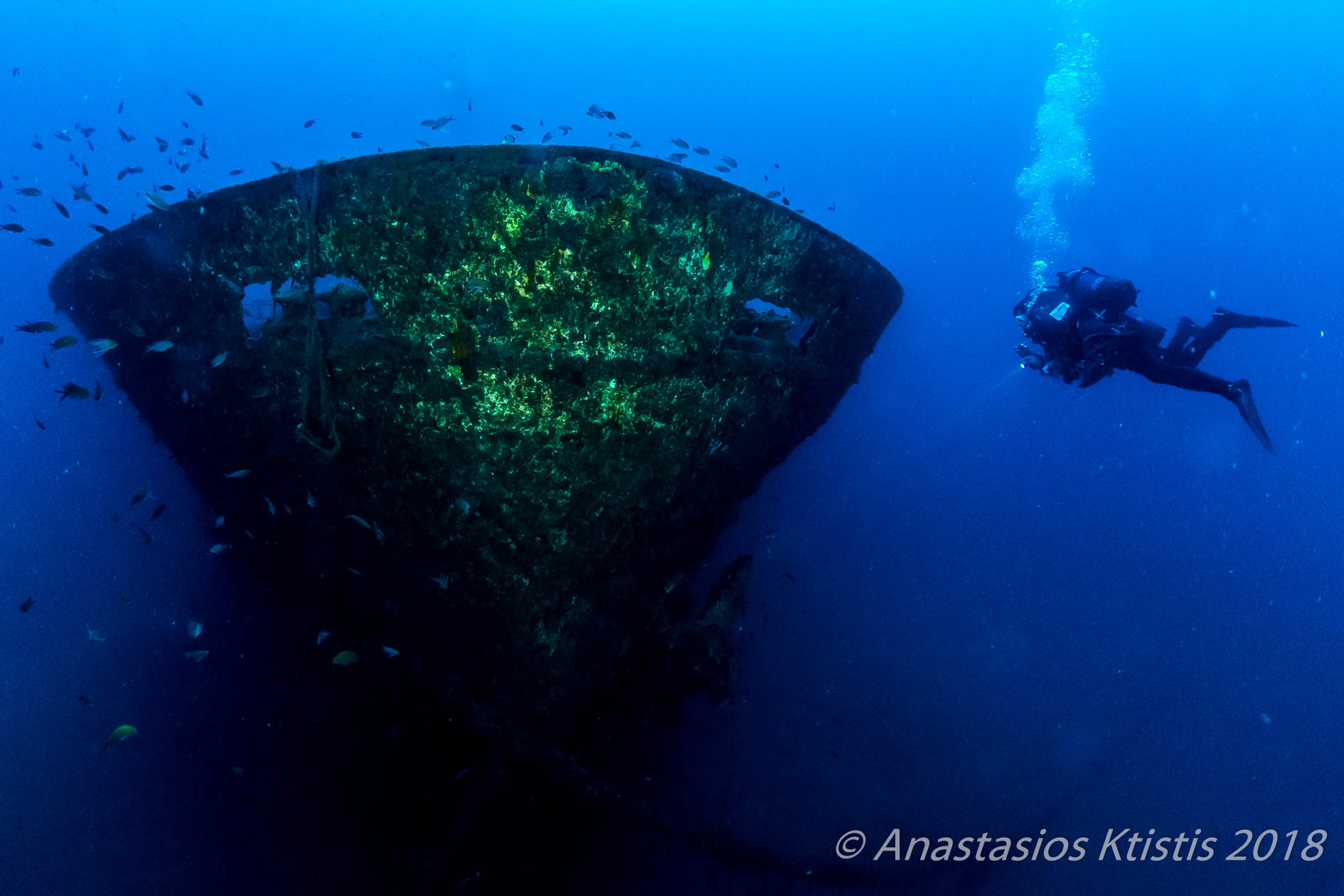 Επίμονοι κυνηγοί ναυαγίων-1
