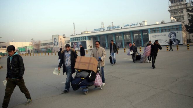 σκληρή-γραμμή-της-γερμανίας-με-απέλασ-563195239