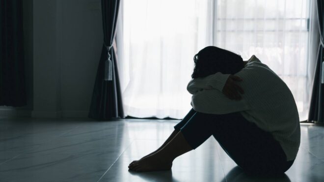 εκατοντάδες-βρετανοί-αναζητούν-σύν-563185306