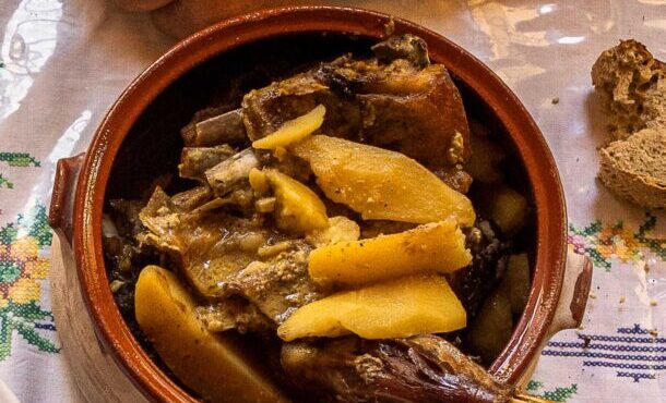 κατσικάκι-παριανό-με-πατάτες-563159530