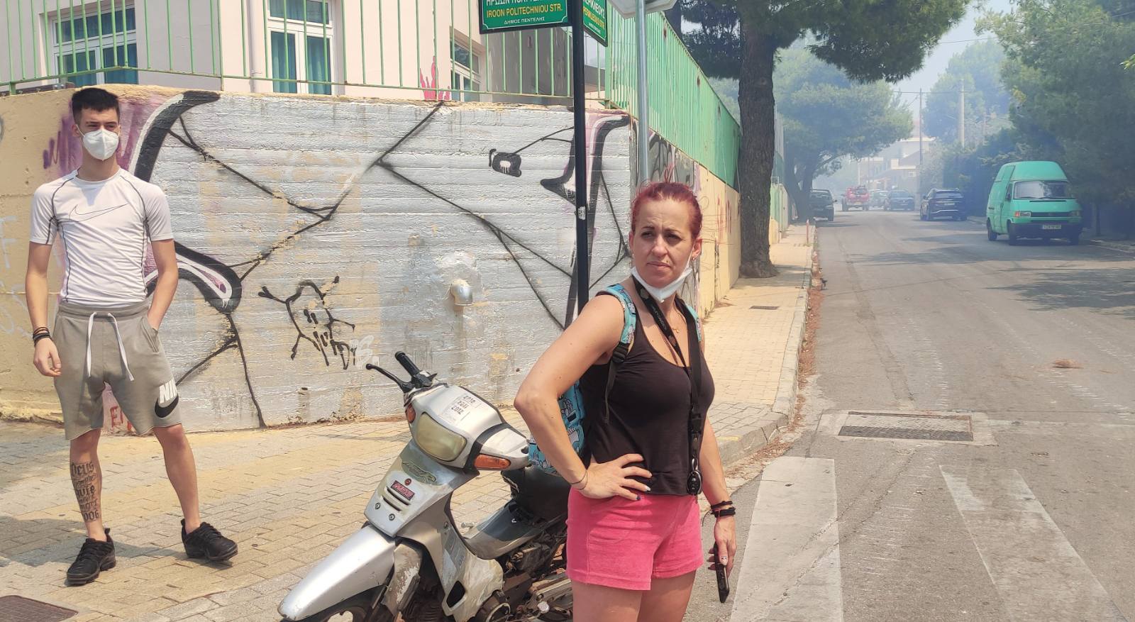 «Αν είναι δυνατόν, καιγόμαστε μέσα στην πλατεία…»-3