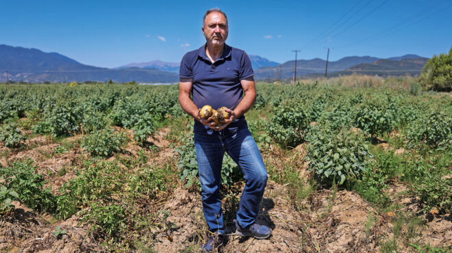 ο-χάρτης-των-γεωτρήσεων-νερού-και-η-πλη-563158720