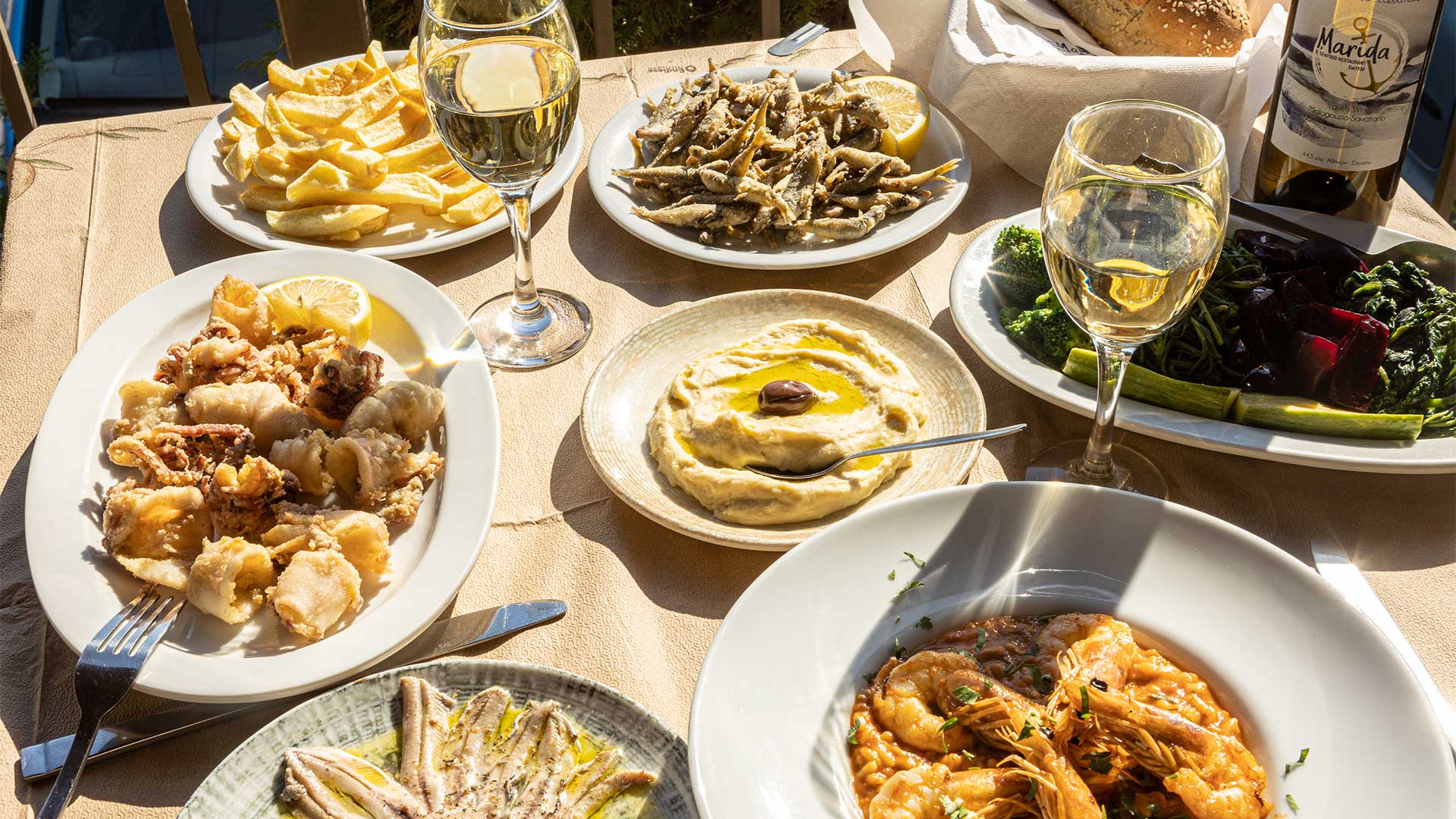 Από τα νησιά στην πόλη: 13 ψαροταβέρνες με θέα θάλασσα για ομαλή μετάβαση στην Αθήνα-8