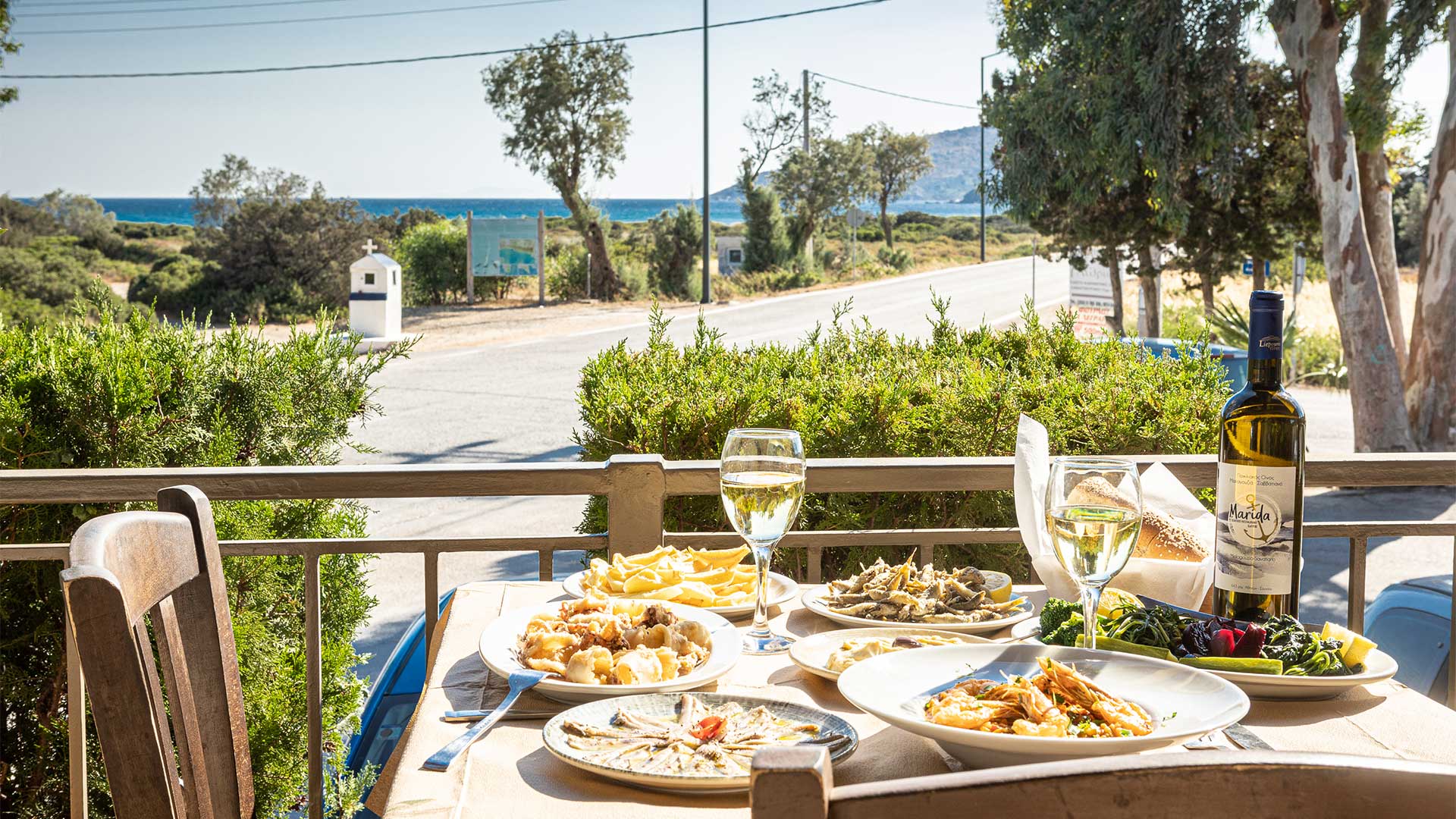 Από τα νησιά στην πόλη: 13 ψαροταβέρνες με θέα θάλασσα για ομαλή μετάβαση στην Αθήνα-9