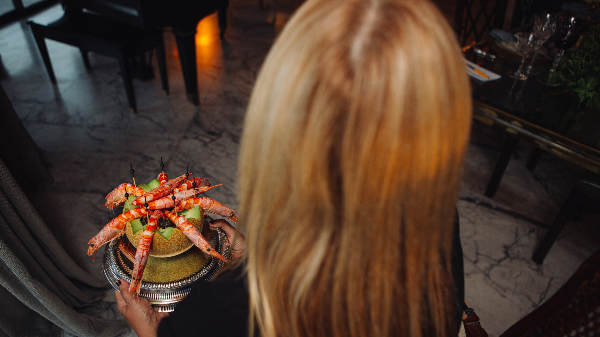 Πράσινη σαλάτα με γαρίδες και βινεγκρέτ πορτοκαλιού-2