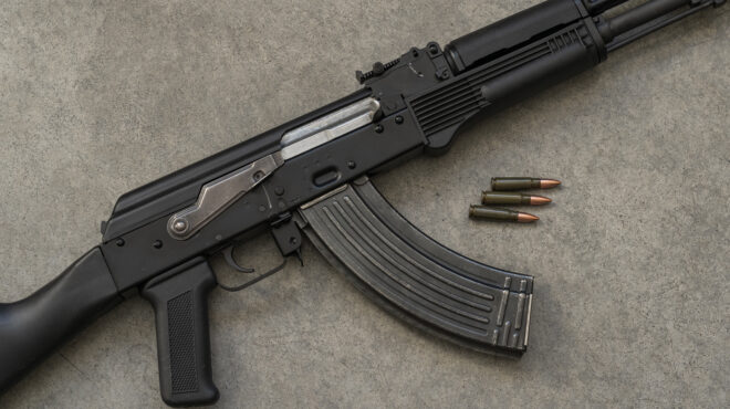 υεμένη-εμποροι-όπλων-πωλούν-στο-χ-καλά-563185048