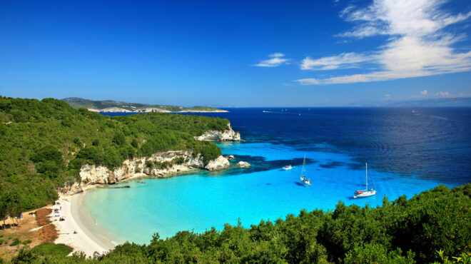 συνελήφθησαν-τουρίστες-που-άναψαν-φω-563183197