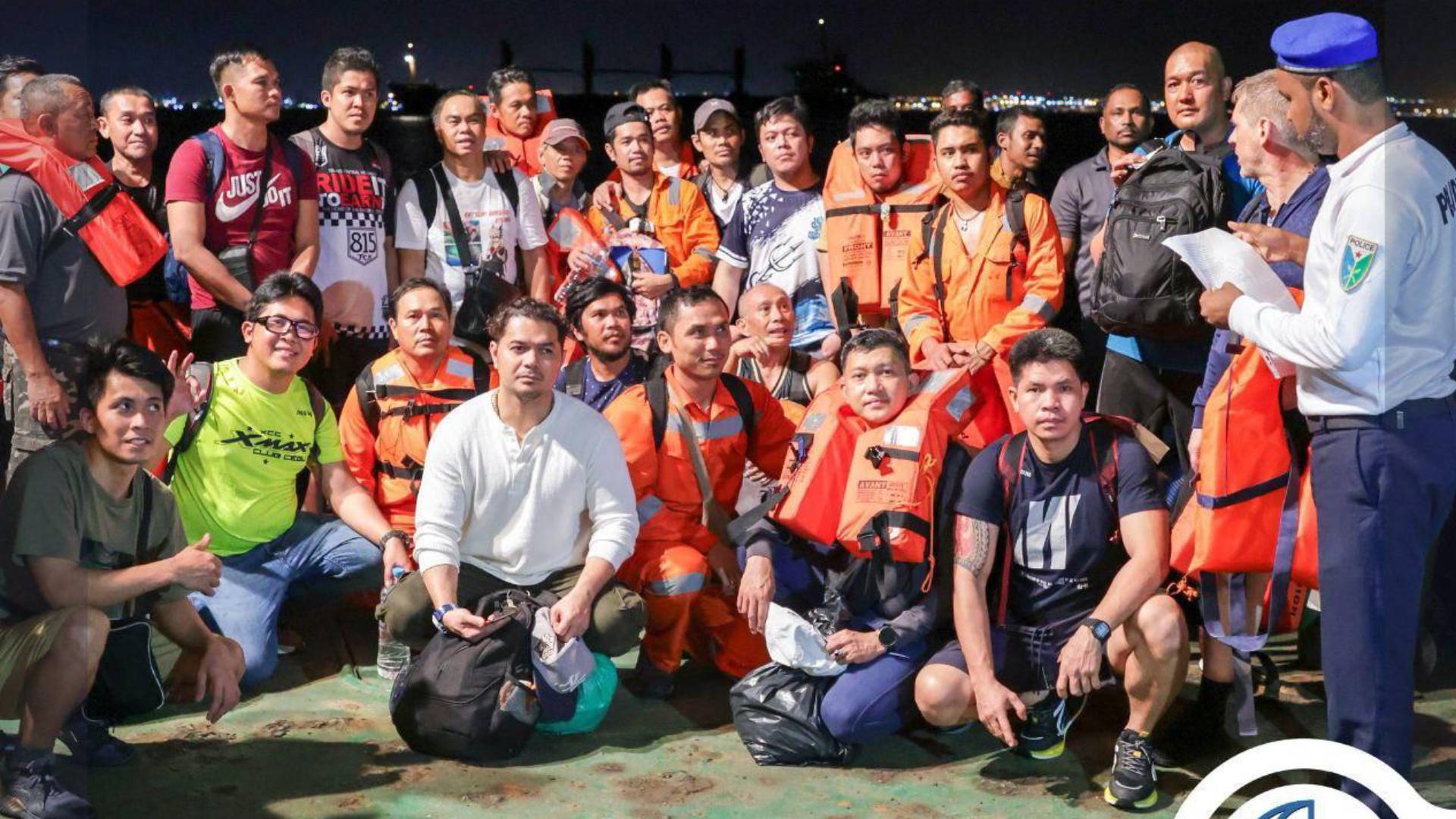 «SOUNION»: Φωτογραφίες ντοκουμέντο του πληρώματος στο Τζιμπουτί-1