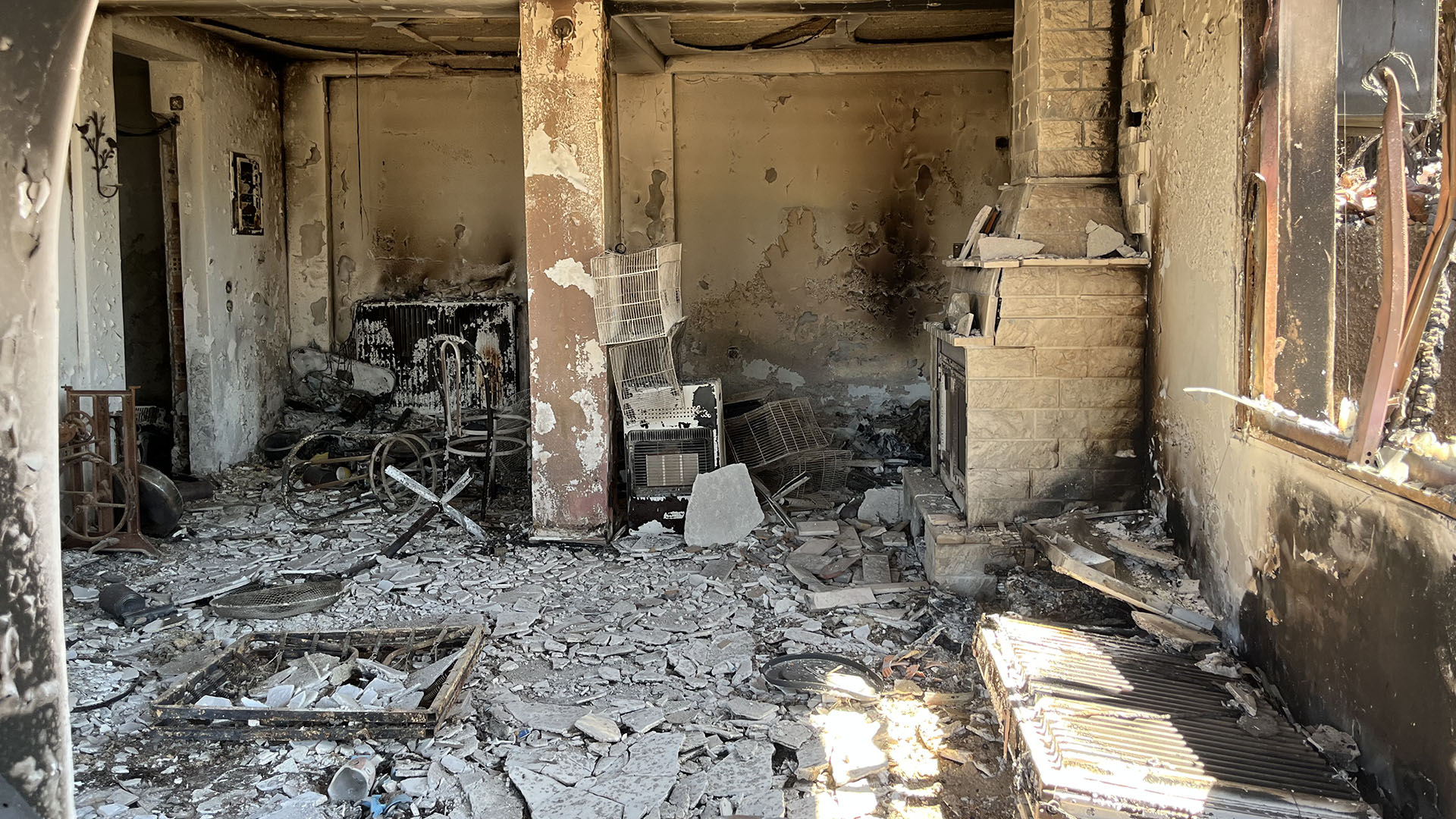 «Από το κράτος θα ζητούσα να μην καεί το σπίτι μου, τώρα τι να ζητήσω;»-2