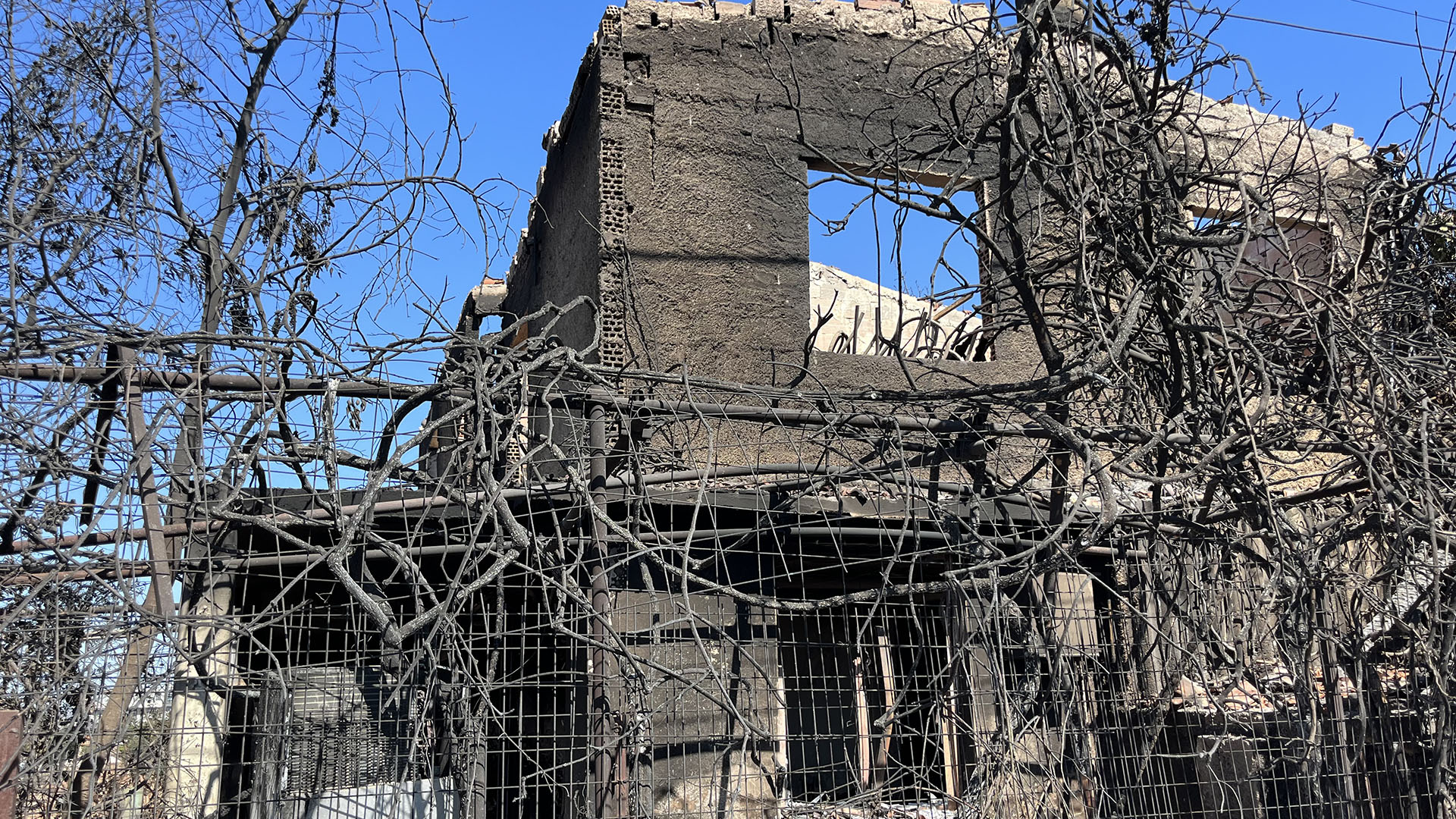 «Από το κράτος θα ζητούσα να μην καεί το σπίτι μου, τώρα τι να ζητήσω;»-3