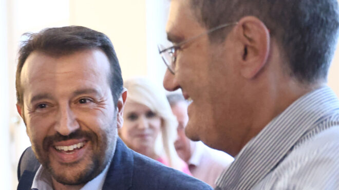 ιντριγκα-και-κωμωδία-563191606